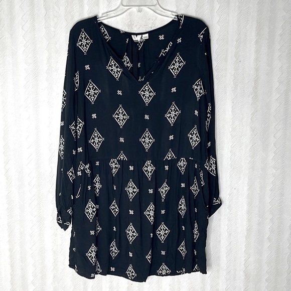 ❤️ 🆕 ROXY Graphic Blouse Size L - Picture 2 of 4
